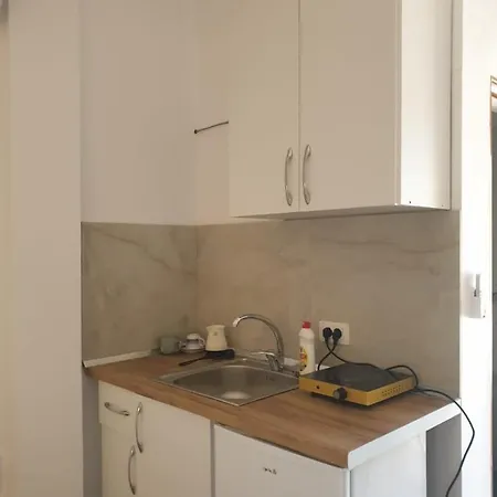 B&e 2 *
